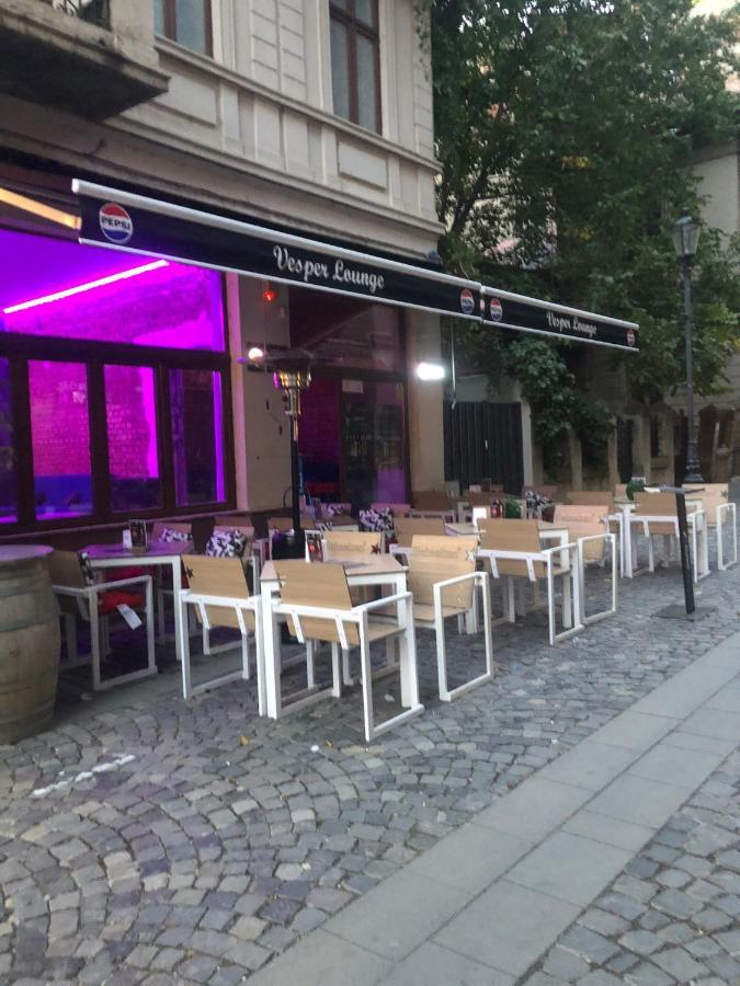 Old Town Bar Apartments On Street Tonitza Bucharest Exterior photo